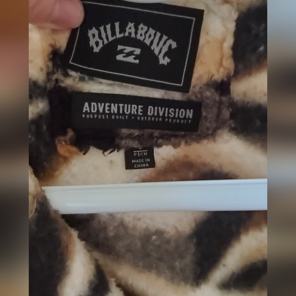 Billabong - Picture 3 of 5